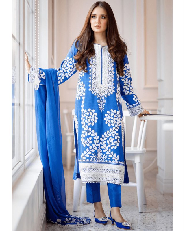 Gorgeou Faux Georgette Embroidery Work Pent Suit With Dupatta