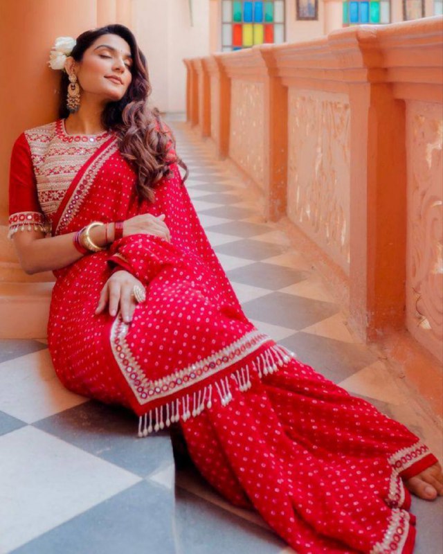 Gorgeou Red Heavy Georgette Embroidery Work Saree With Blouse