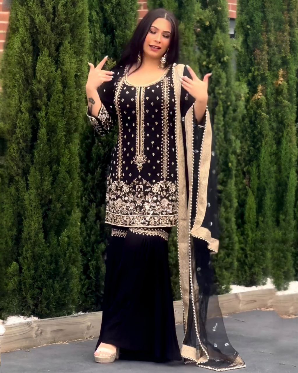 Gorgeou Black Pure Georgette Embroidery Work Pakistani Suit With Dupatta
